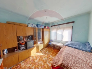 Casă cu 5 camere de vânzare, str. Crișan - imagine 9