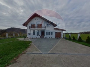 Casă / Vilă cu 6 camere de vânzare în zona Est