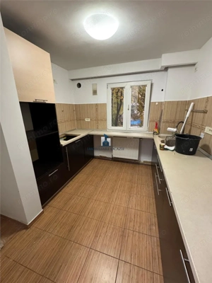 Apartament 3 camere Semidecomandat Str. Covasna-Berceni