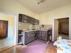 Apartament 2 camere, parter înalt, centrala proprie  zona Sinaia