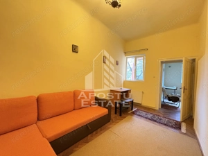 Apartament 2 camere, parter înalt, centrala proprie  zona Sinaia - imagine 3