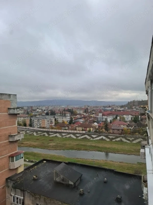 Apartament 4 camere langă Zăvoi. Str. Independenței Rm Vâlcea
