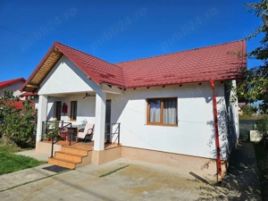 Vand casa, ,4 camere ,5 km Pitesti teren 460mp