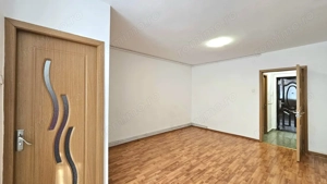 Garsoniera Etaj 1 - 500 M Lacul Noua