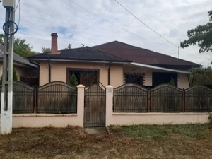 Vand Casa de locuit cu teren comuna Ograda