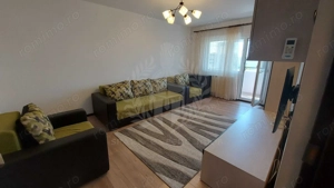 // 3 CAMERE// MALU ROSU//