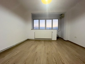 Apartament cu 3 camere, decomandate- vedere panoramica