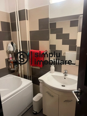 Garsoniera decomandata -Rovine - imagine 8