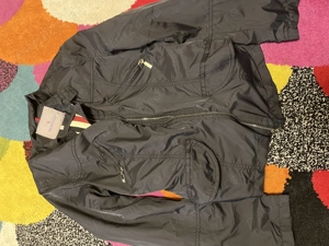 Vând geacă Moncler pt fete