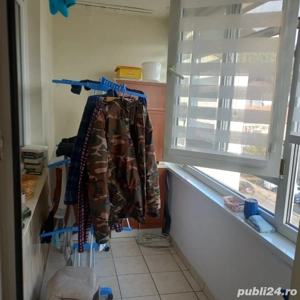 Apartament cu  3 camere .