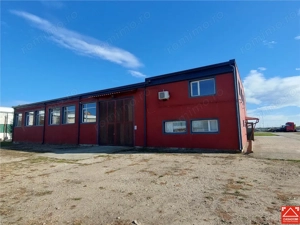 Hala cu birouri in apropiere de autostrada