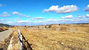 Teren parcelabil, front la strada, 3269mp, utilitati in zona, Marisel