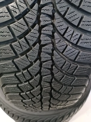 205/55/17 95V KUMHO CP N10656 M+S - imagine 2