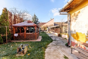 Locuință spațioasă cu grădină mare în Aradul Nou, calea Timișorii - imagine 13