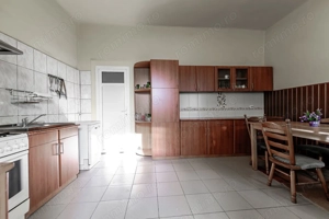 Locuință spațioasă cu grădină mare în Aradul Nou, calea Timișorii - imagine 7