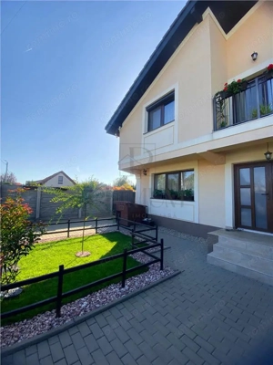 Duplex 4 camere - mobilat utilat - curte amenajata - canalizare - asfalt