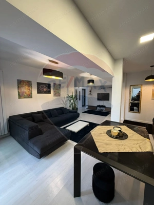 Apartament cu 4 camere de închiriat în zona Ultracentral