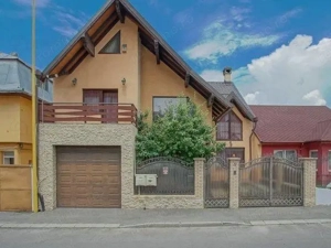 Casa de 500 mp utili, mobilata modern, 440 mp teren in Brasov !