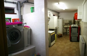 Casa de 500 mp utili, mobilata modern, 440 mp teren in Brasov ! - imagine 10