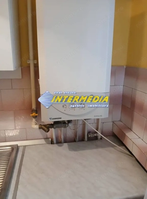 OKAZIE ! Vanzare Garsoniera CETATE M-uri centrala termopane nerenovata - imagine 4