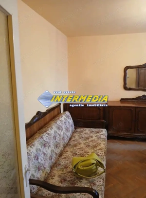 OKAZIE ! Vanzare Garsoniera CETATE M-uri centrala termopane nerenovata - imagine 3