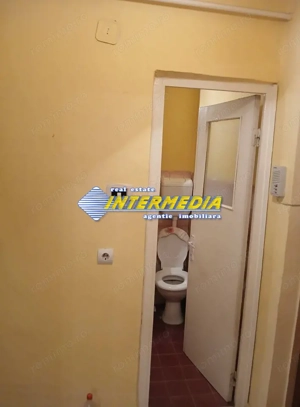 OKAZIE ! Vanzare Garsoniera CETATE M-uri centrala termopane nerenovata - imagine 5