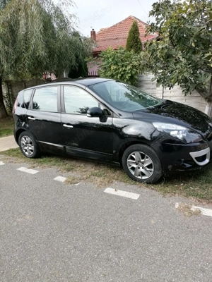 Renault scenic berlină 2011