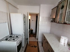 Închiriez apartament cu 2 camere semidecomandat  - imagine 4