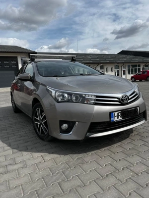 Toyota Corolla 2016 Luna