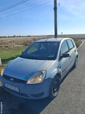 Vînd Ford fiesta 