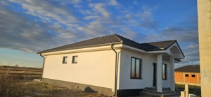 Vând casă în Sântion