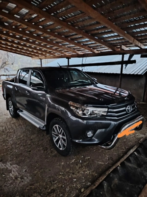 Vând Toyota Hilux 