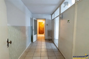 FILM! Targu Secuiesc,2 camere,partial renovat,recomandat:locuinta activitati profesionale - imagine 5