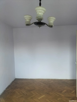 vând apartament cu doua camere 