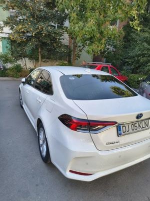 Toyota Corolla Hybrid in garanție 92000 lei - imagine 3