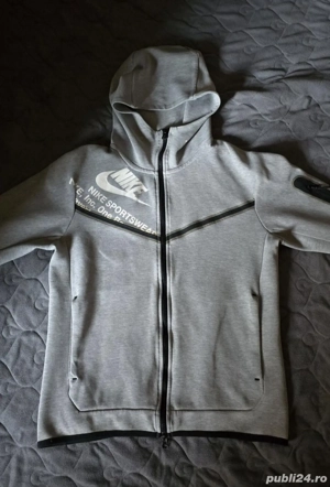 Vand bluza nike tech