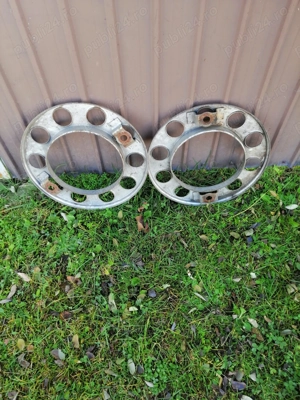 Ornamente roți față camion 