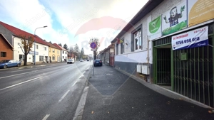 Închiriere imobil Brașov, zonă centrală, strada Aurel Vlaicu, curte