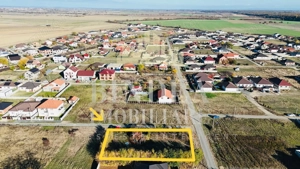 Teren intravilan imprejmuit, vegetatie matura 1200mp Sag Manastire