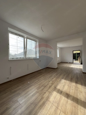 Casă complet renovată la interior în cartierul Vitrometan