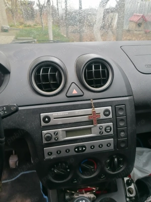 Ford fiesta 1.3 benzina 2005  - imagine 2