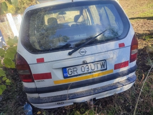 Vând/dezmembrez Opel Zafira anul 2001