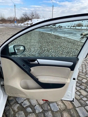 Vanzari auto - imagine 8