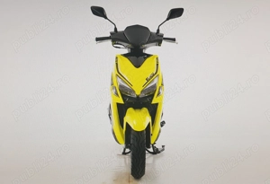 Scuter benzină. Se conduce fără permis.