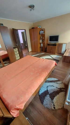 Se ofera spre vinzare apartament cu 3 camere,bucatarie,baie,pivnita,pod. - imagine 9