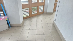 Inchiriez apartament 3 camere decomandat in Deva, zona Zarandului (bloc Casial), etaj 2, mobilat - imagine 16