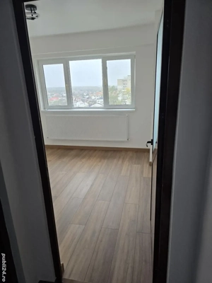 Vând apartament 2 camere - zona Hotel Select - imagine 2