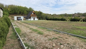 Vand casa cu teren 2500mp - imagine 2