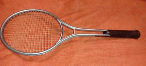 Racheta tenis camp vintage din aluminiu pt. colectie WIP - TRADE MARK MADE IN ITALY lungime 68 cm.