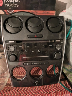 Vând consola Mazda 6